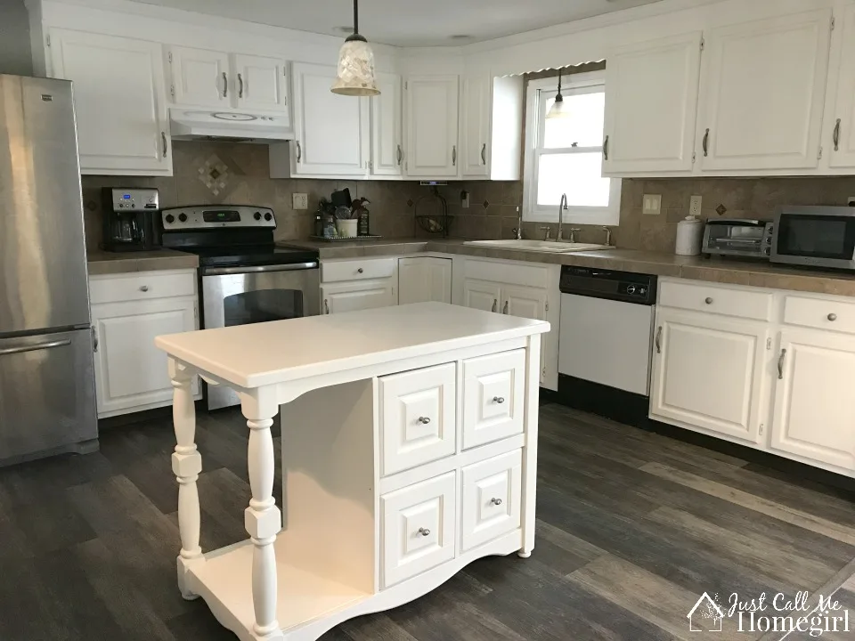 This TikToker “Vinyl Wrapped” Her Oak Cabinets, and It Looks So Sleek