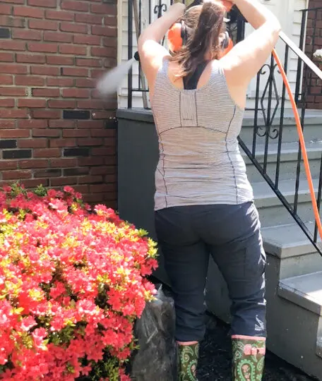 power washing exterior brick on a house 