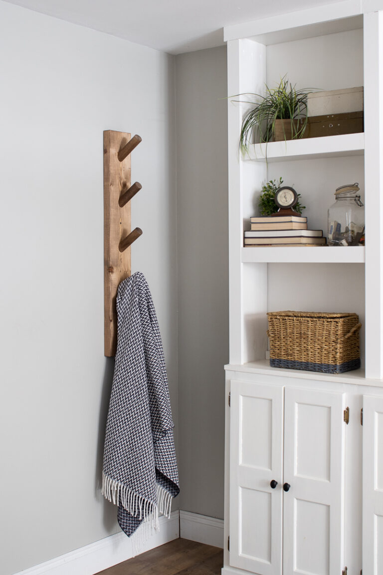 DIY Blanket Peg Rail